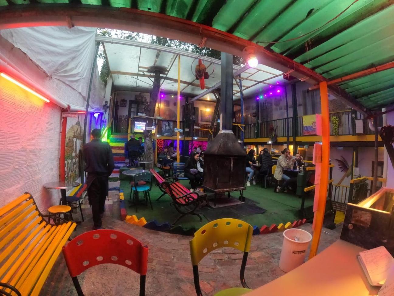 Hostal Gastro Bar Casa Colibri Bogotá Extérieur photo