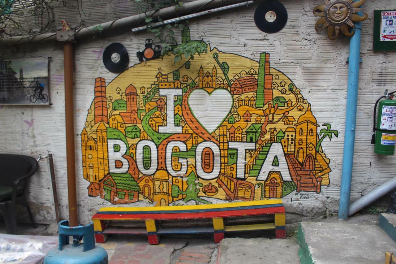 Hostal Gastro Bar Casa Colibri Bogotá Extérieur photo